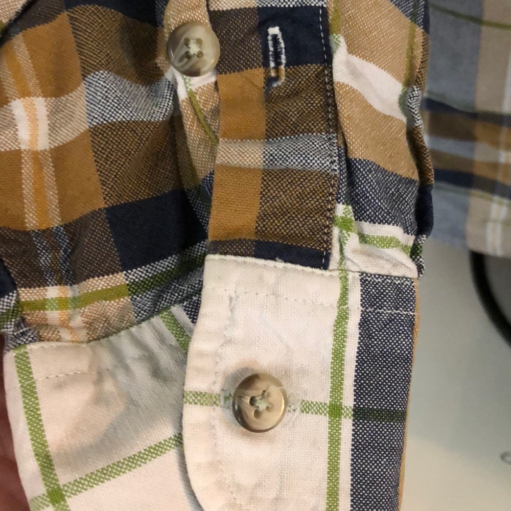 20x MENS flannel tan/neutral color button up SMALL - Picture 5 of 8